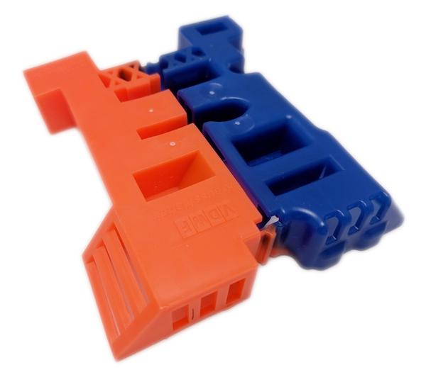 Plastic design teaching tool-Material Sample Shop